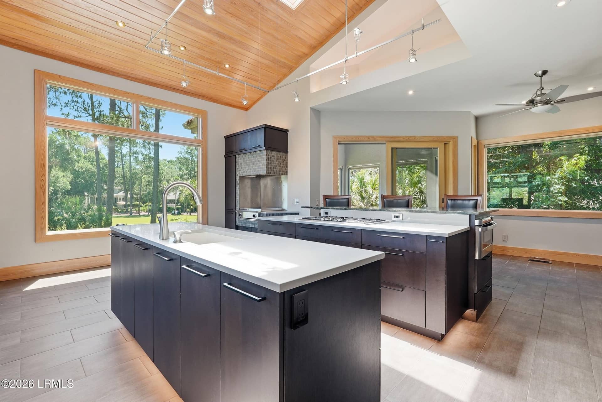14 Mckays Point Road, Hilton Head Island, SC 29928 — photo 13 of 63
