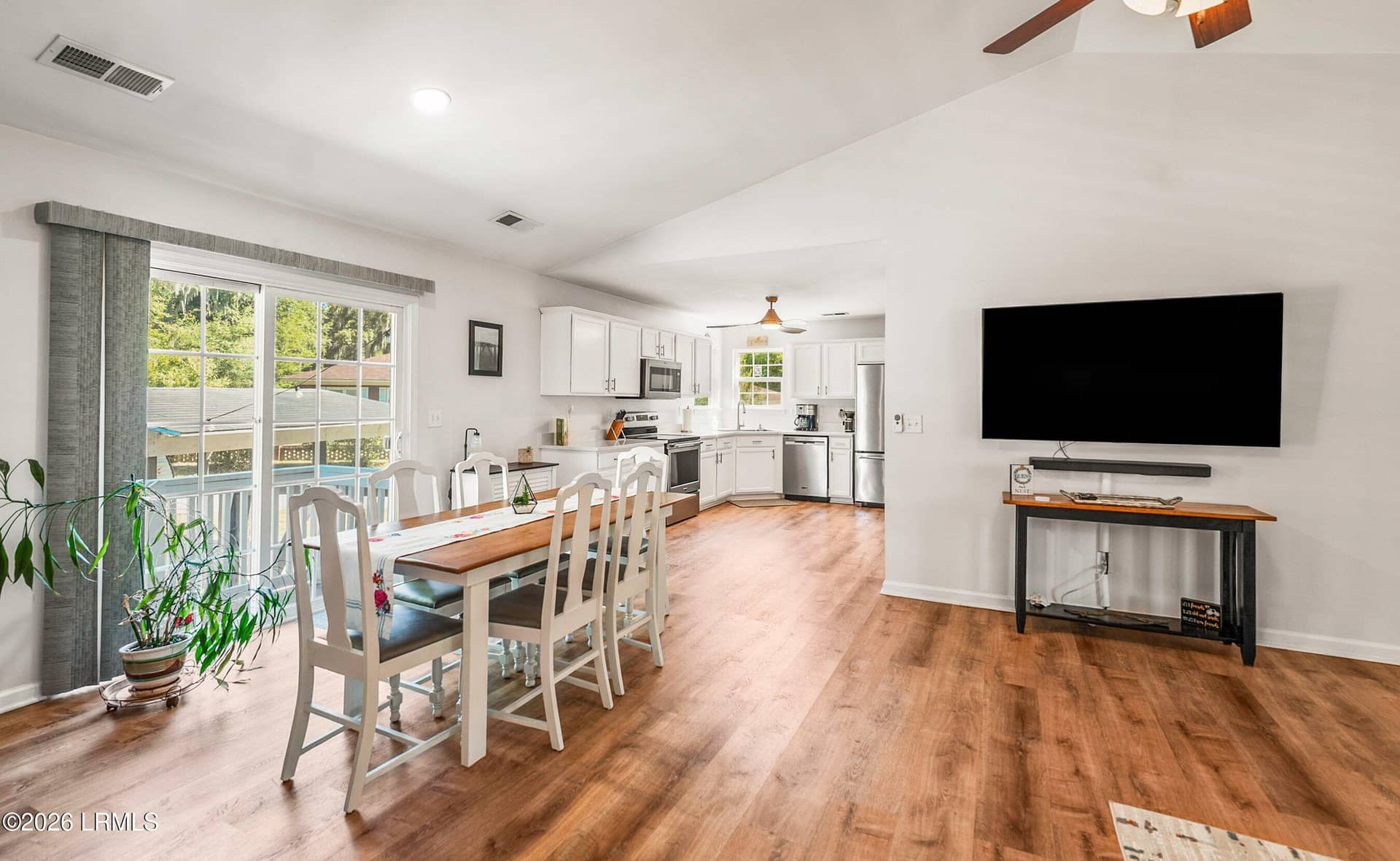 2101 Wilson Drive, Beaufort, SC 29902 — photo 8 of 43