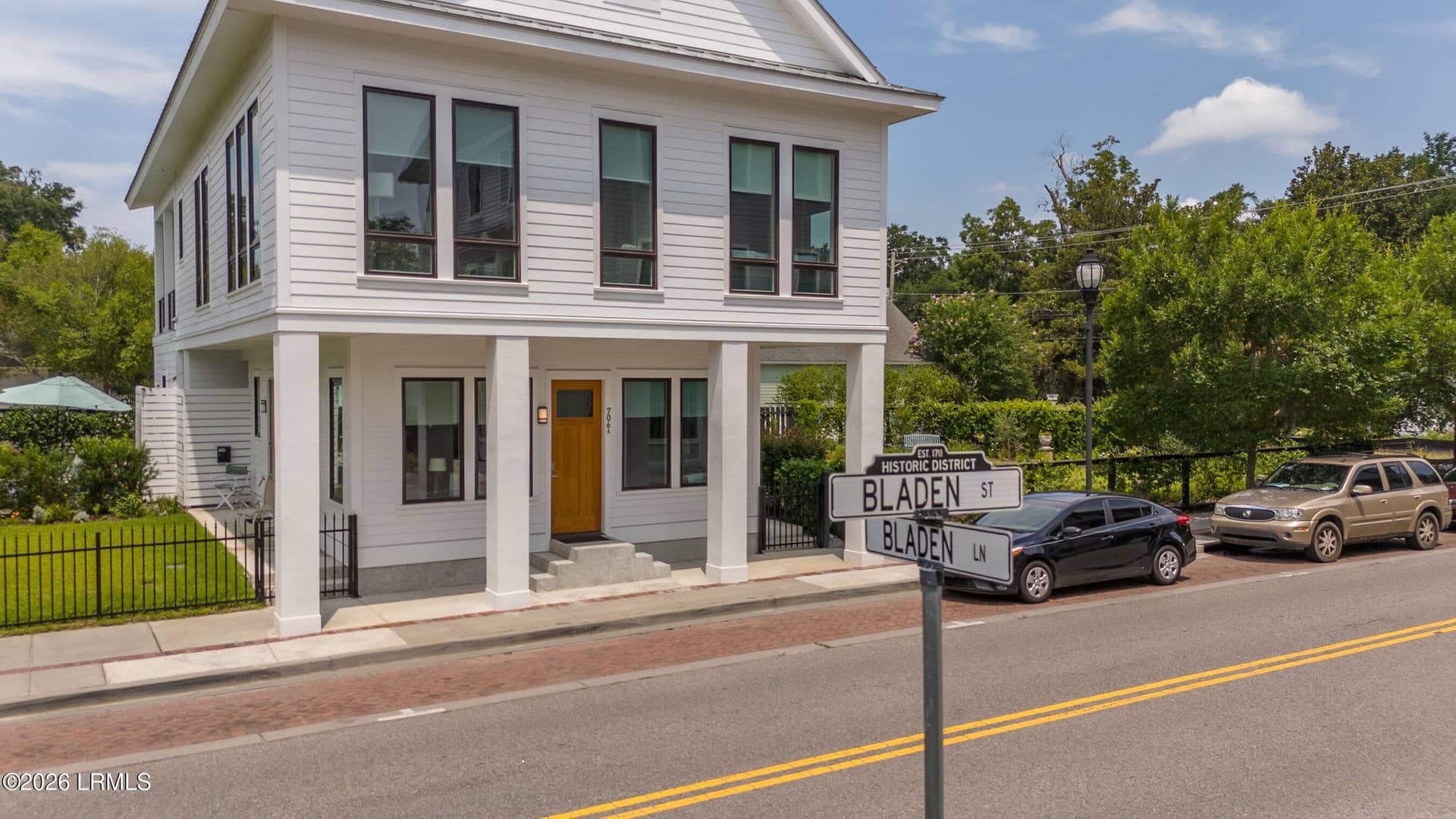 706 Bladen Street, Beaufort, SC 29902 — photo 3 of 71