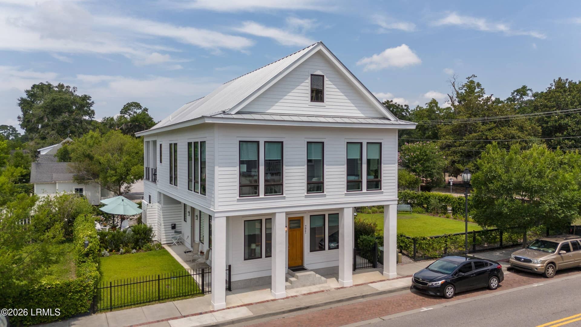 706 Bladen Street, Beaufort, SC 29902 — photo 2 of 71