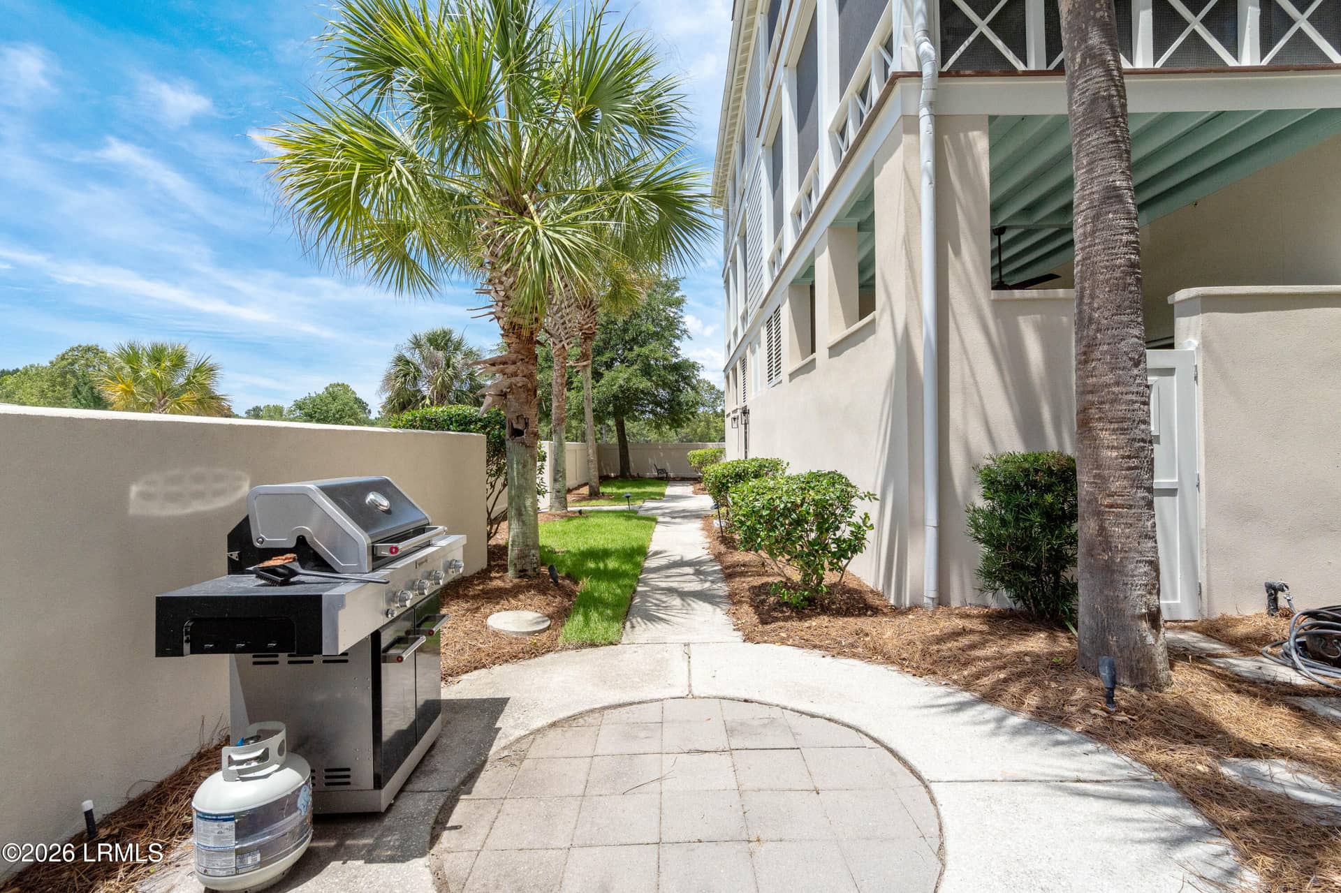 2 Abbey Row 2b, Beaufort, SC 29906 — photo 3 of 81