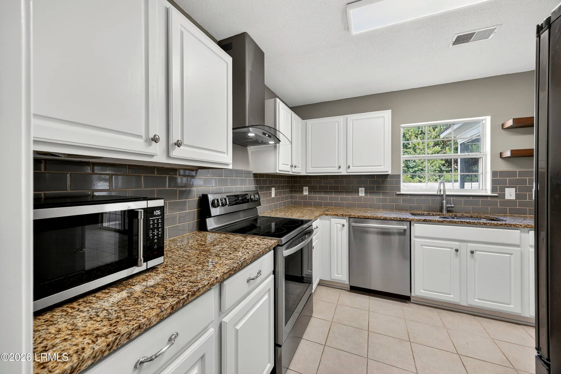41 Lakeside Drive, Bluffton, SC 29910 — photo 11 of 52