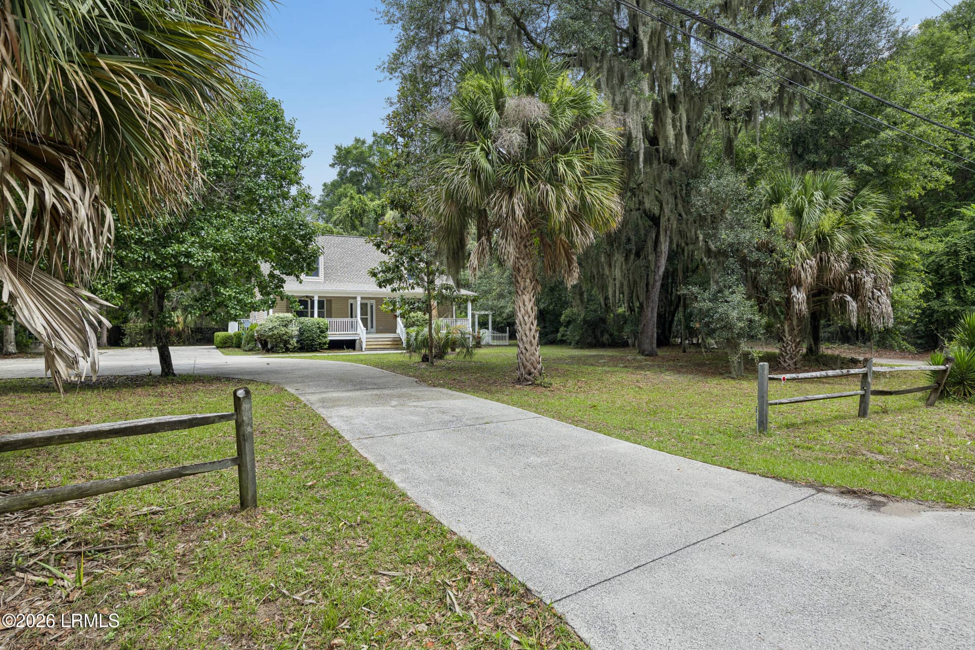 815 Sams Point Road, Beaufort, SC 29907 — photo 4 of 34