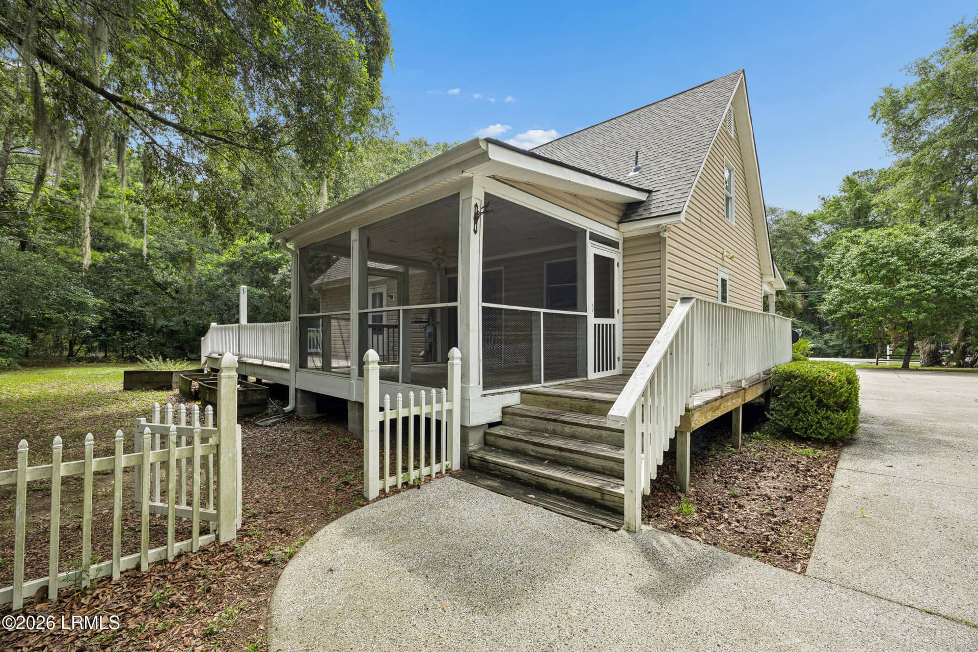 815 Sams Point Road, Beaufort, SC 29907 — photo 31 of 34