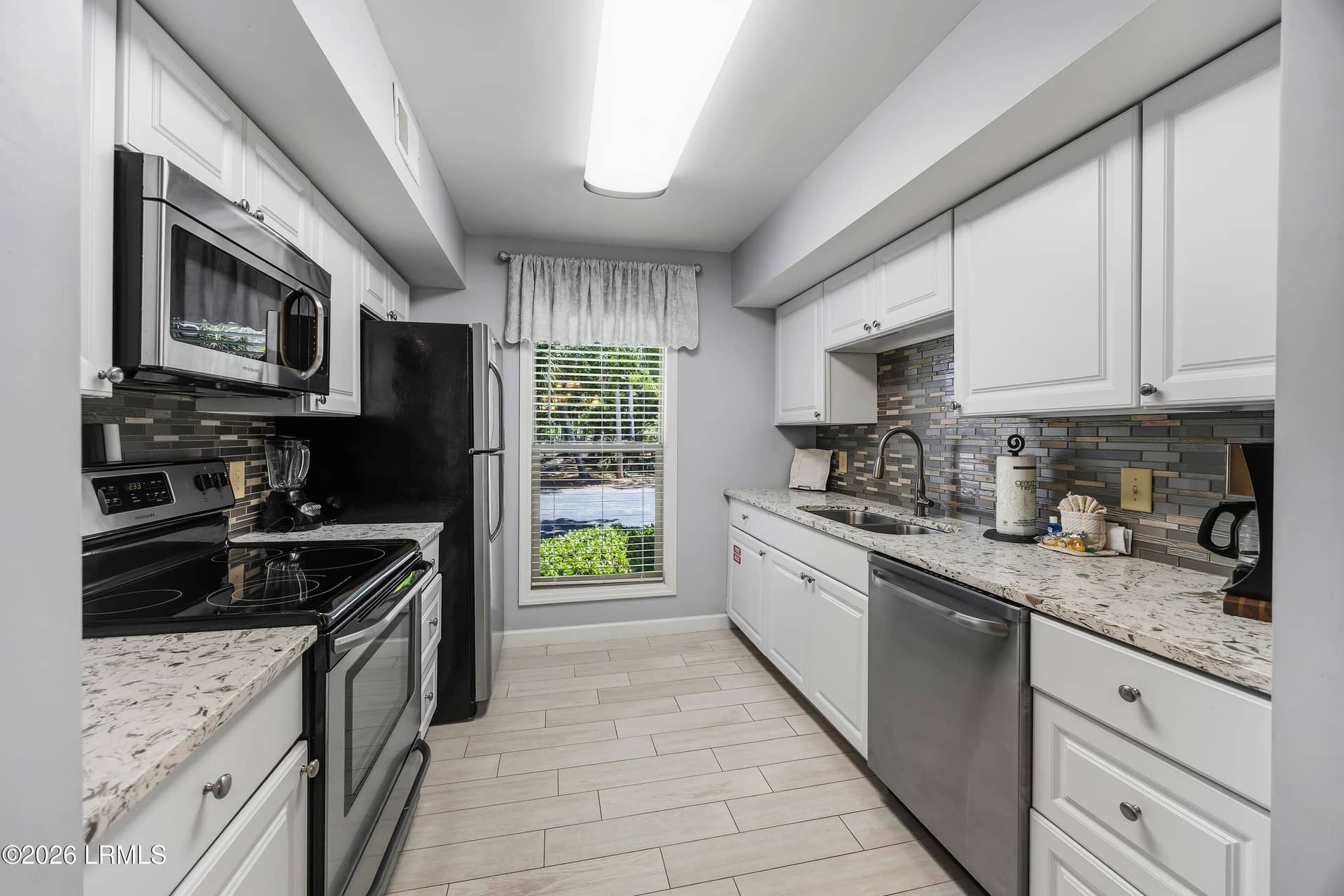12 Valencia Road 2, Hilton Head Island, SC 29928 — photo 13 of 41