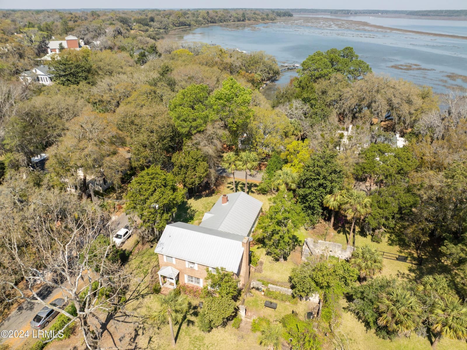 809 Hamilton Street, Beaufort, SC 29902 — photo 1 of 49
