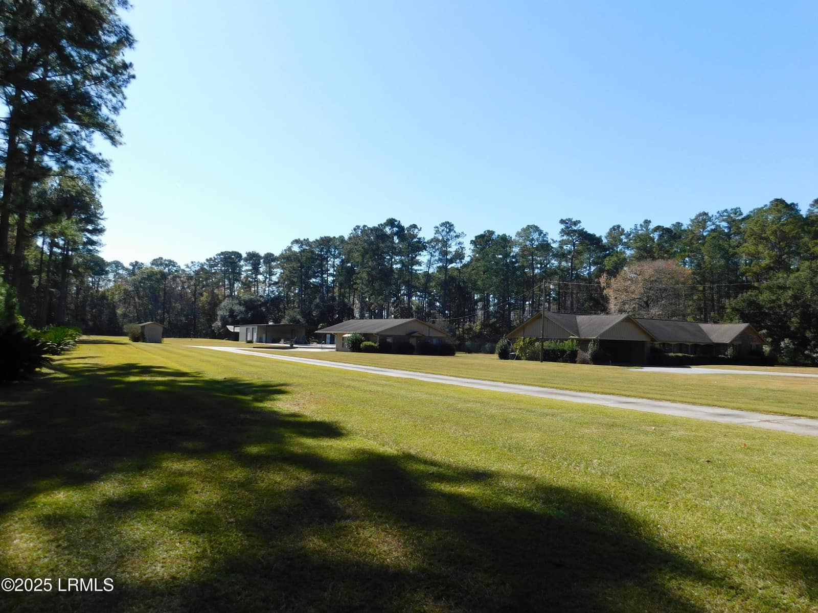 1608 Smiths Crossing, Ridgeland, SC 29936 — photo 1 of 36