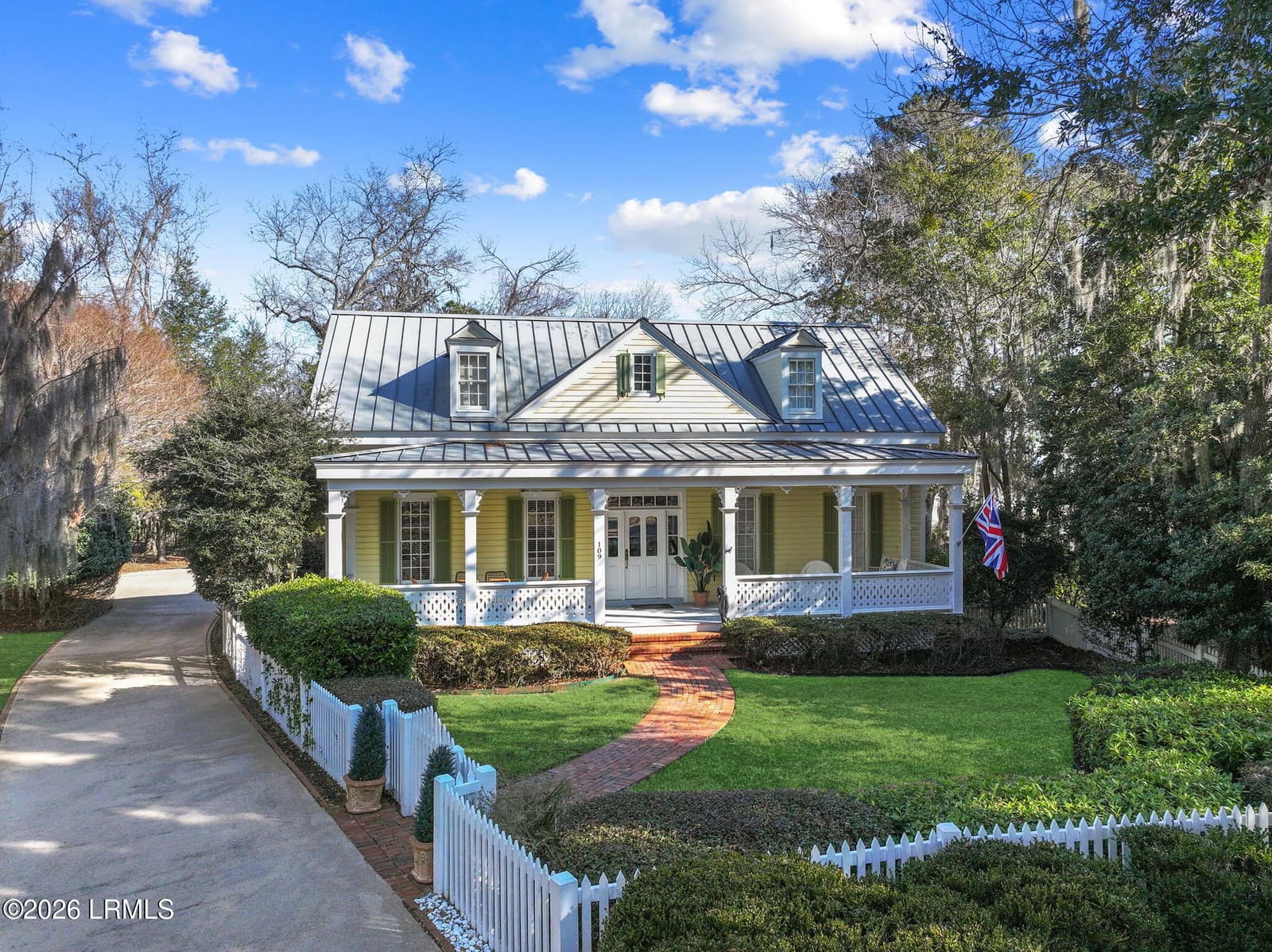 109 Five Oaks Circle, Beaufort, SC 29902 — photo 1 of 65
