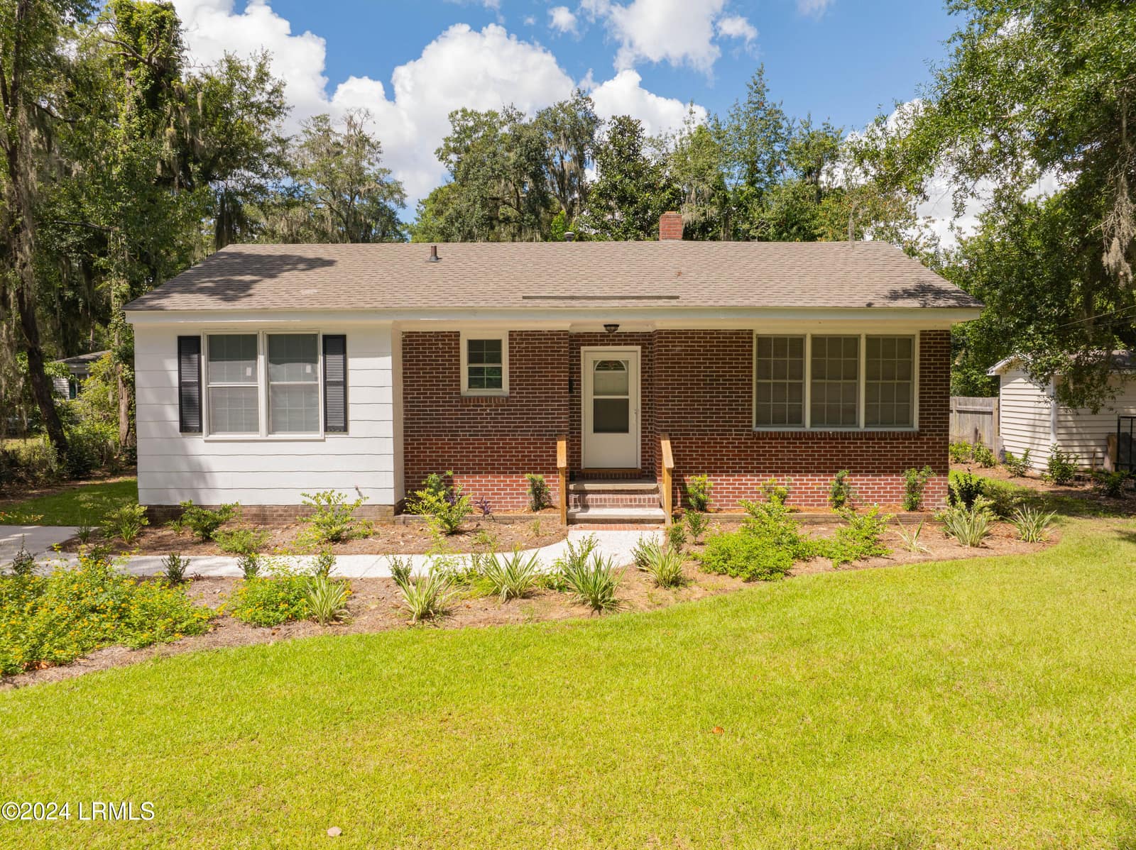 2002 Roper Street, Beaufort, SC 29902 — photo 1 of 48