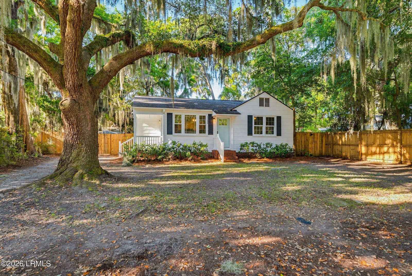 1106 Woodward Avenue, Beaufort, SC 29902 — photo 1 of 37