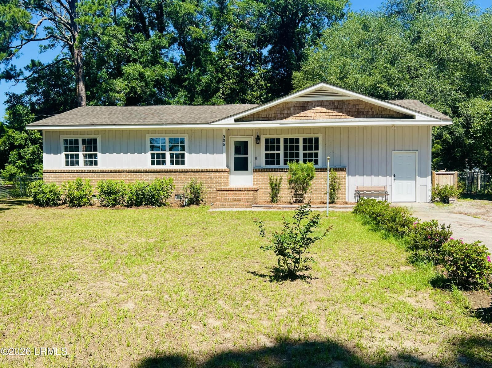 905 Belleview Circle W, Beaufort, SC 29902 — photo 1 of 20
