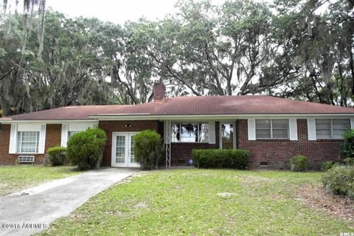 957 Sea Island Parkway, St. Helena Island, SC 29920 — photo 1 of 11