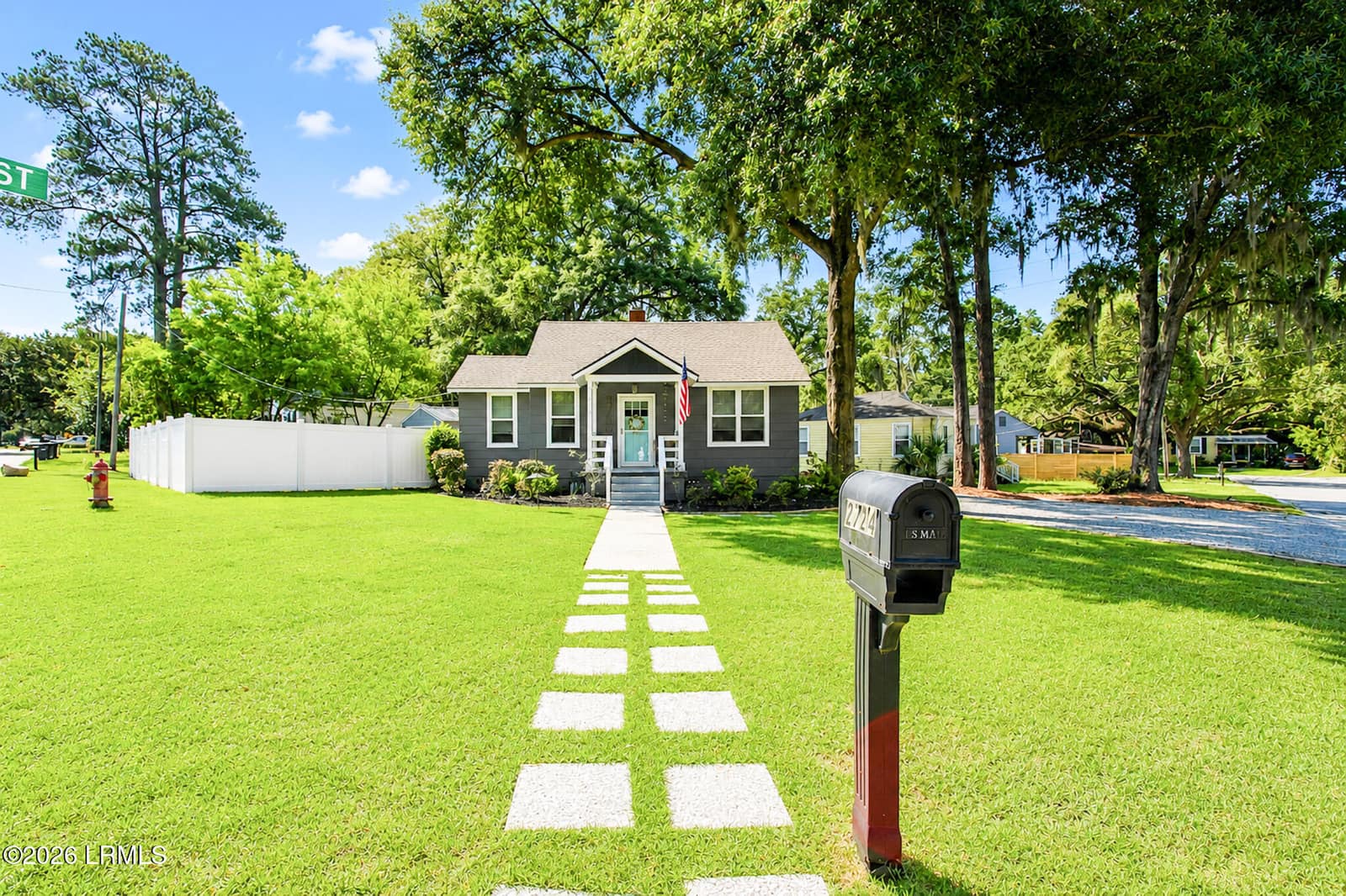 2724 Oaklawn Avenue, Beaufort, SC 29902 — photo 1 of 31