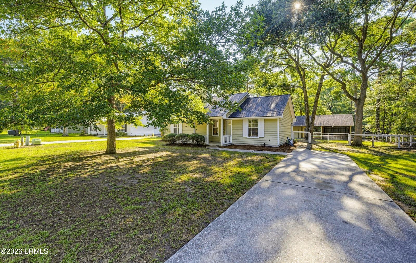 12 Robin Way, Beaufort, SC 29907 — photo 1 of 37