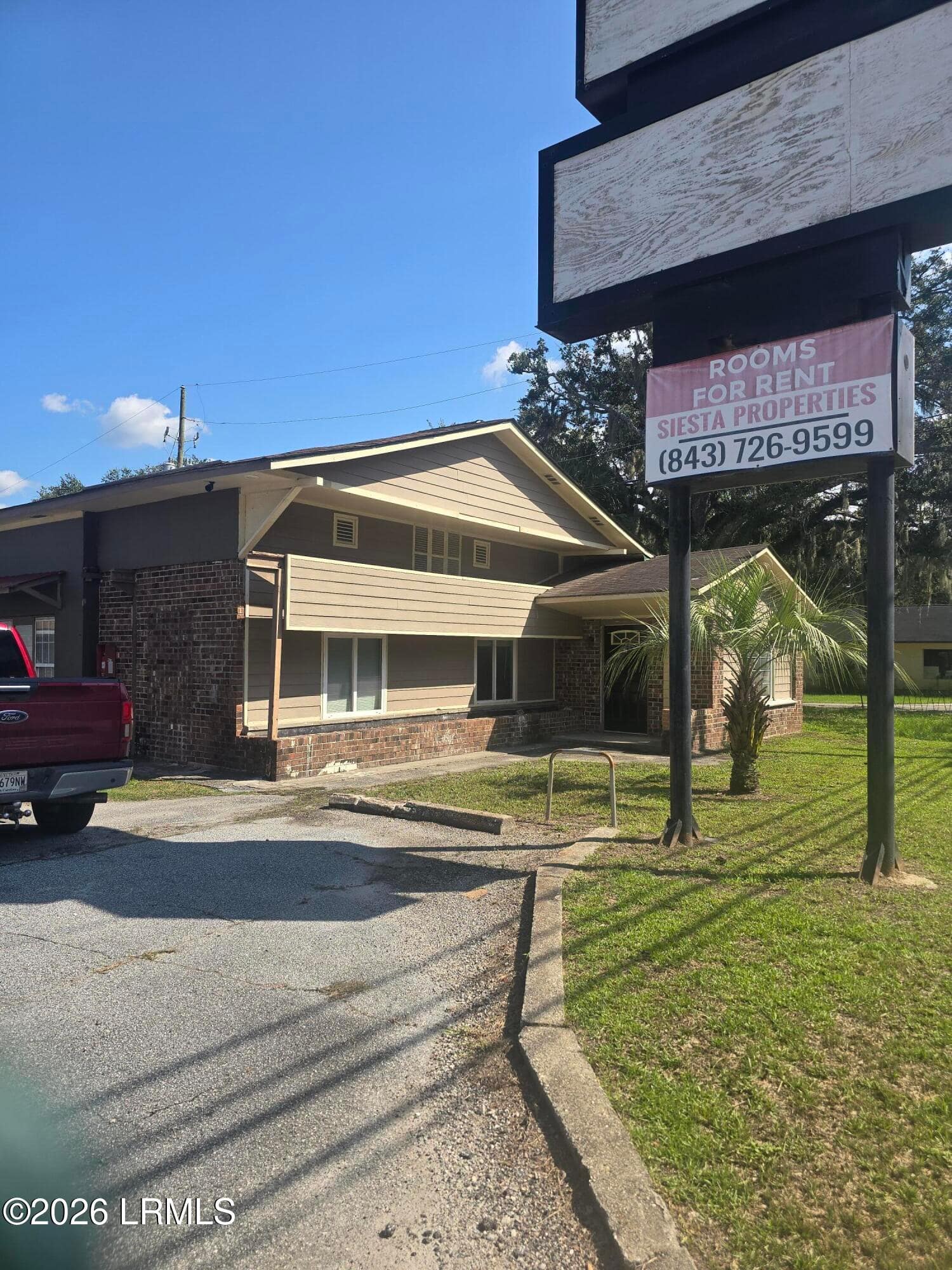 10530 S Jacob Smart Boulevard, Ridgeland, SC 29936 — photo 1 of 7