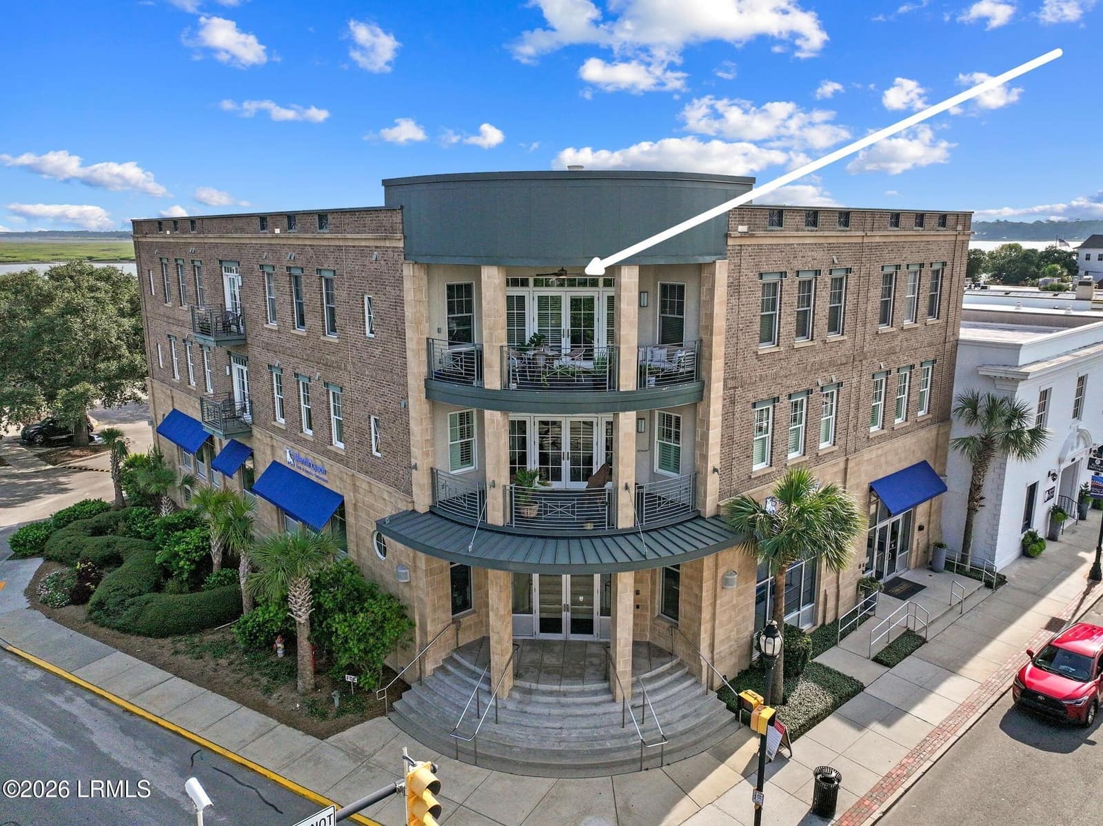 700 Bay Street 301, Beaufort, SC 29902 — photo 1 of 85