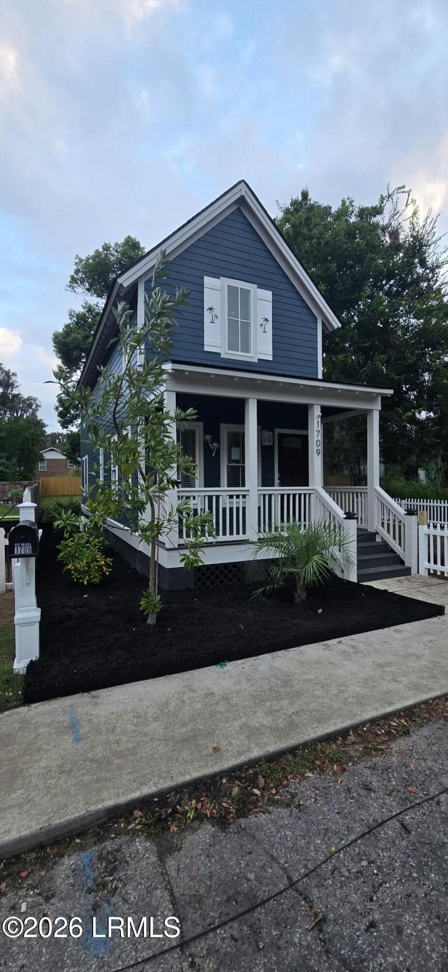 1709 Prince Street, Beaufort, SC 29902 — photo 1 of 2