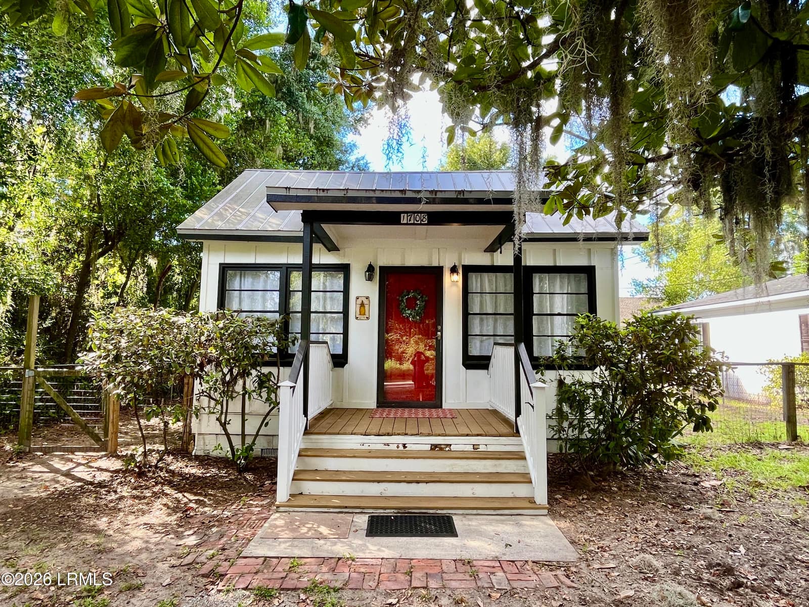 1708 Washington Street, Beaufort, SC 29902 — photo 1 of 20