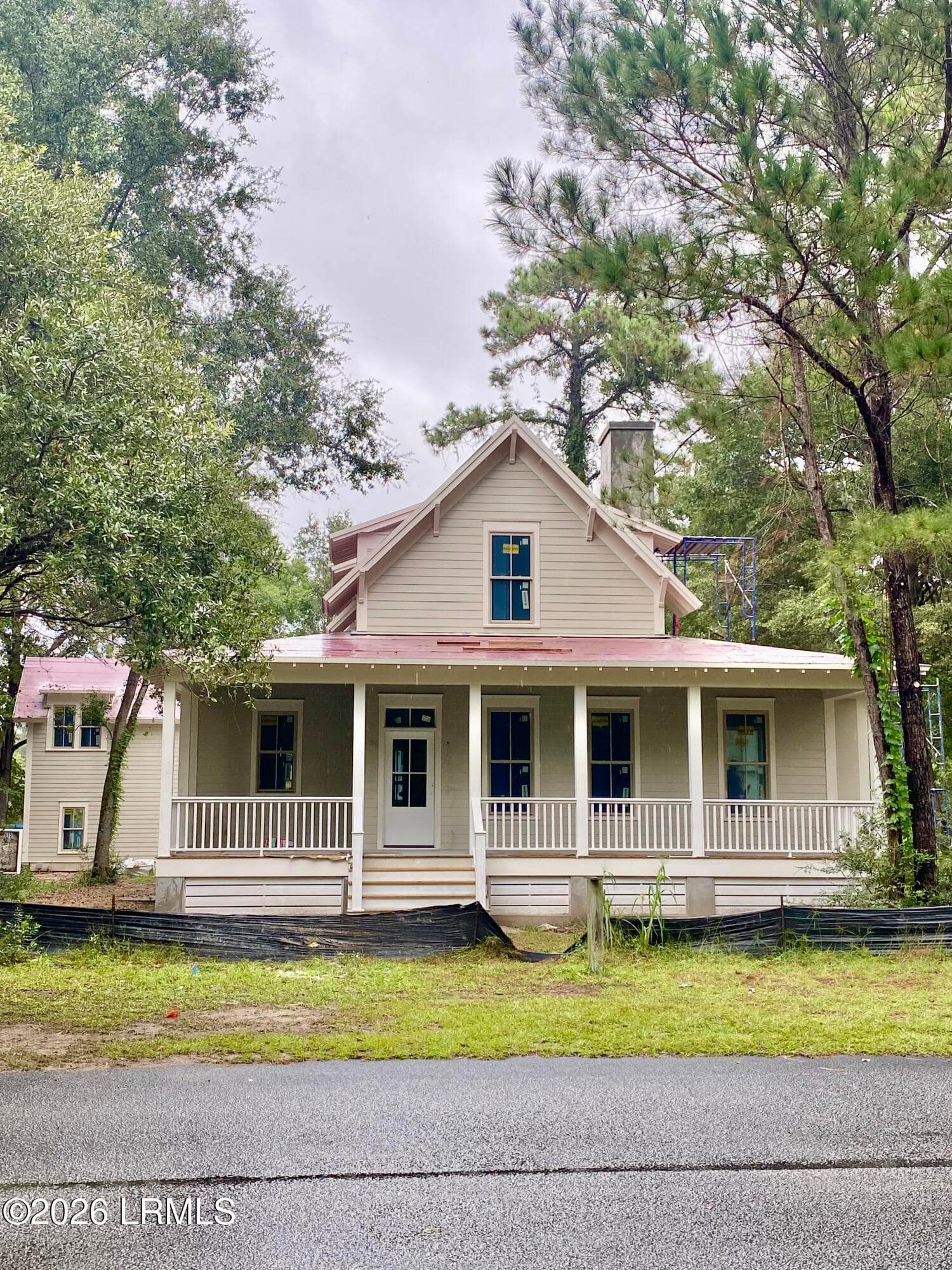 695 Distant Island Drive, Beaufort, SC 29907 — photo 1 of 43