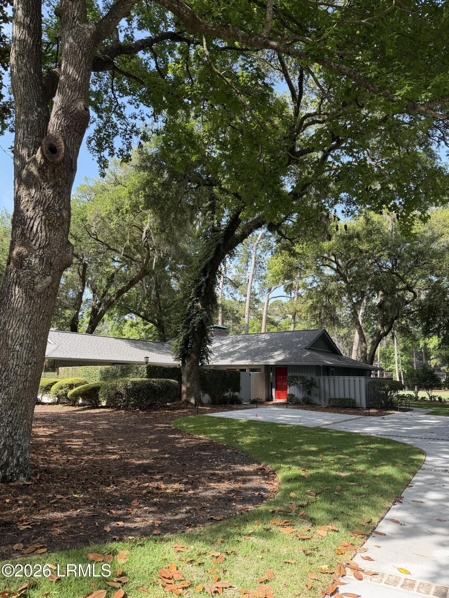 20 Spanish Moss Road, Hilton Head Island, SC 29928 — photo 1 of 4
