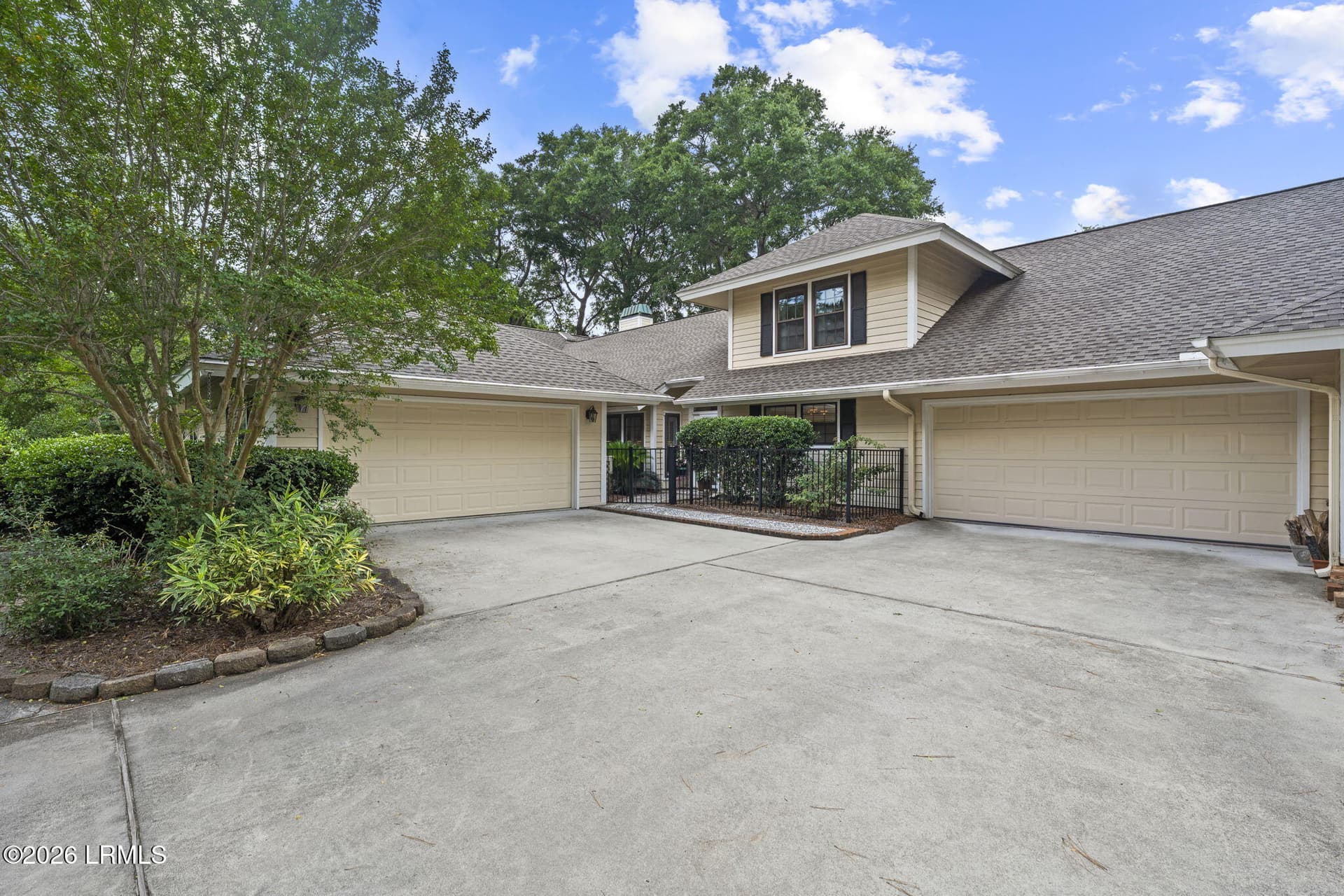 646 S Reeve Road 23, St. Helena Island, SC 29920 — photo 1 of 46