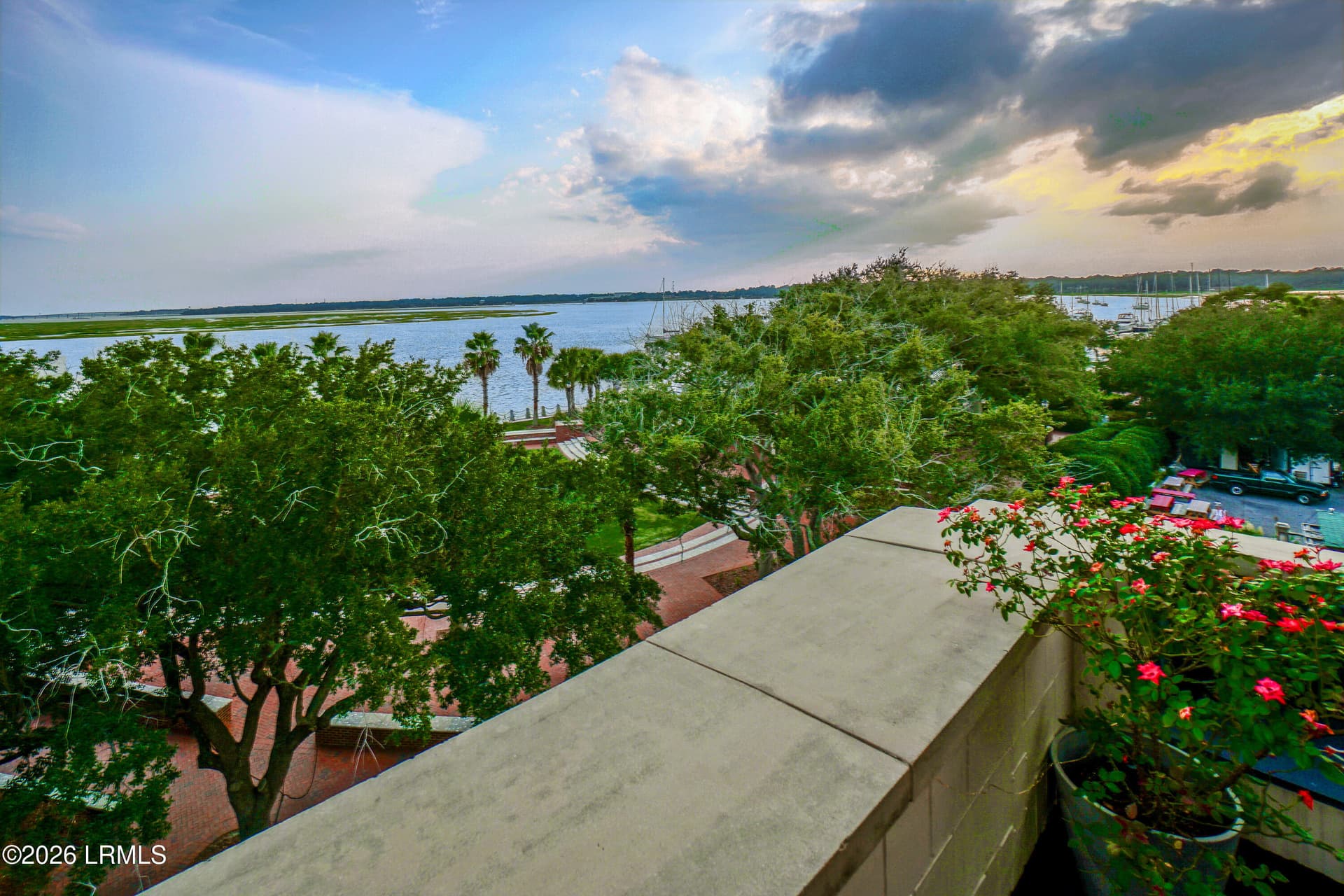 916 Bay Street, Beaufort, SC 29902 — photo 1 of 38